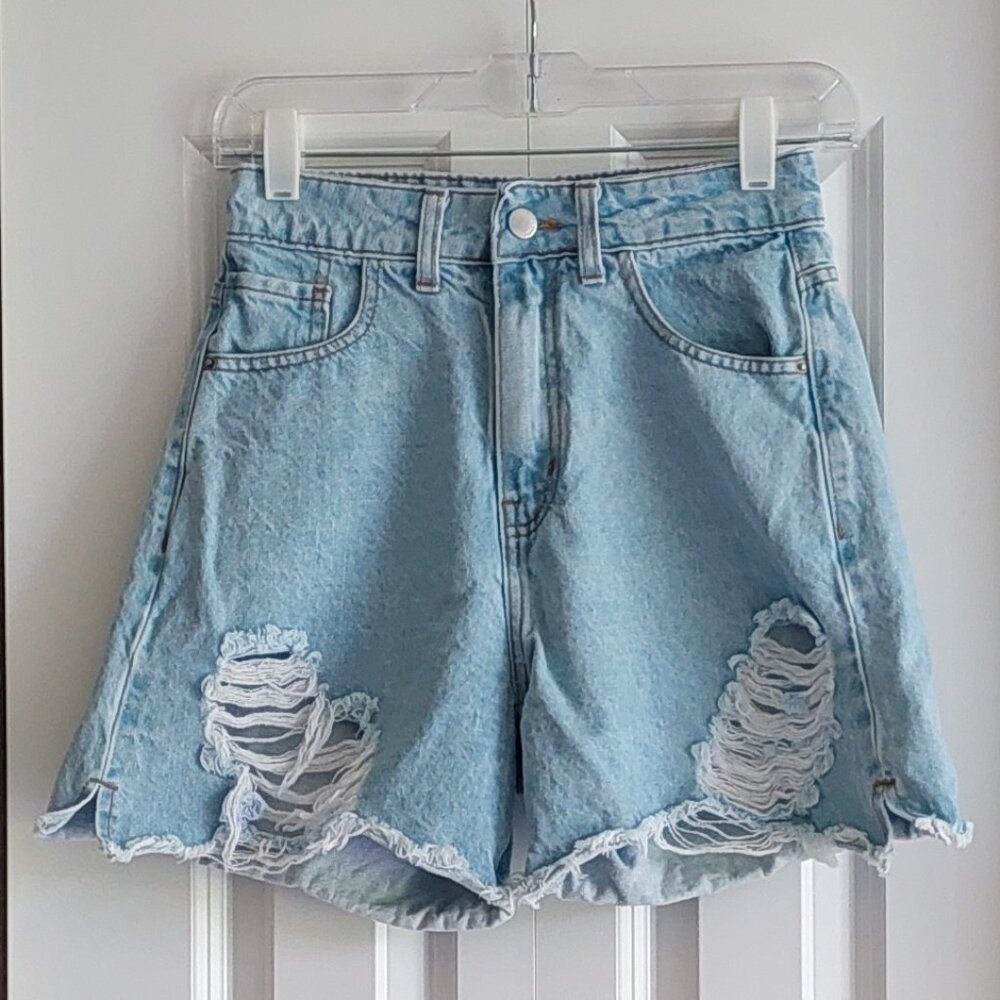 VERTU Light Denim Distressed Shorts Women's Size 26